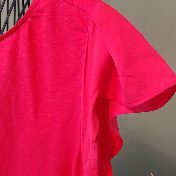 NWT, SIZE "Lp" RED COLOR TOP, LONGER AT THE BACK - Picture 3 of 8